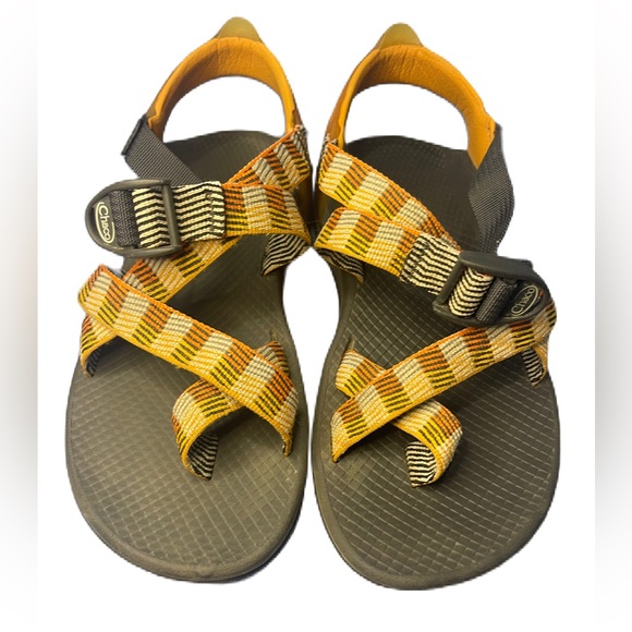 Women’s size 8 Chacos hiking sandals - Picture 1 of 5